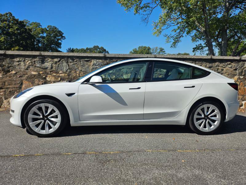 Used 2022 Tesla Model 3 RWD image 7