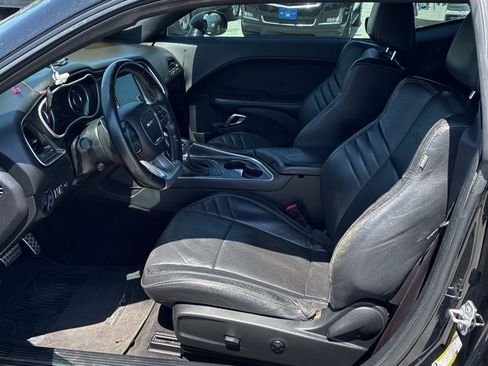 Used 2015 Dodge Challenger SRT RWD image 5