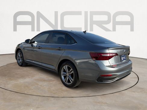 Certified 2023 Volkswagen Jetta SE w/ Panoramic Sunroof Package FWD image 8