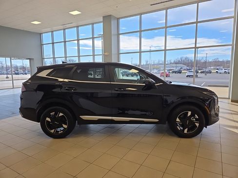 Used 2026 Kia Sportage LX image 6