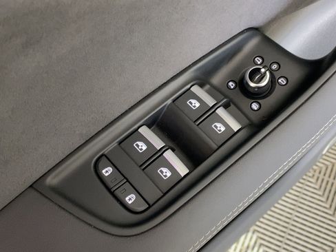 Used 2025 Audi SQ7 Premium Plus w/ Executive Package image 10