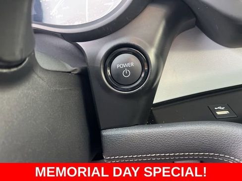 Used 2025 Toyota Sienna XLE FWD image 22