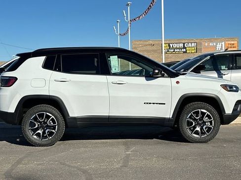 New 2026 Jeep Compass Trailhawk w/ Sun, Sound & Navigation Group AWD/4WD image 8