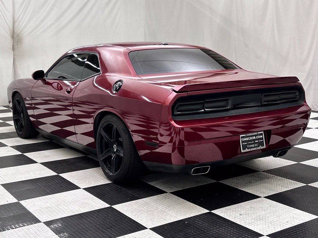 Used 2014 Dodge Challenger SXT RWD image 5