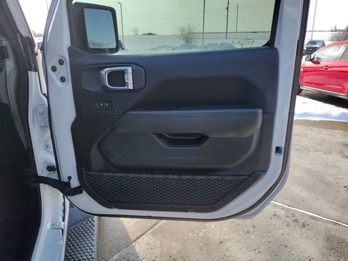 Used 2021 Jeep Wrangler Unlimited Sahara image 21