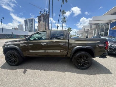 Used 2025 Chevrolet Colorado Trail Boss AWD/4WD image 11