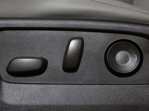 Used 2023 Chevrolet Tahoe Z71 w/ Z71 Off-Road Package image 32