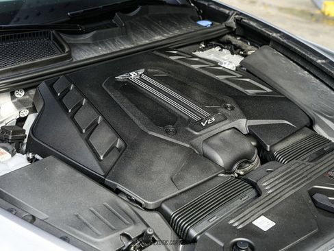 Used 2024 Bentley Bentayga Extended Wheelbase AWD/4WD image 19