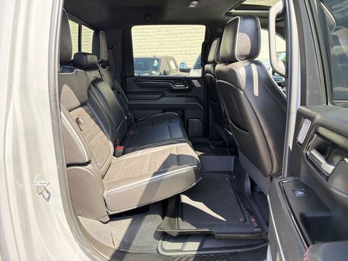 Used 2024 GMC Sierra 2500 AT4X AWD/4WD image 27