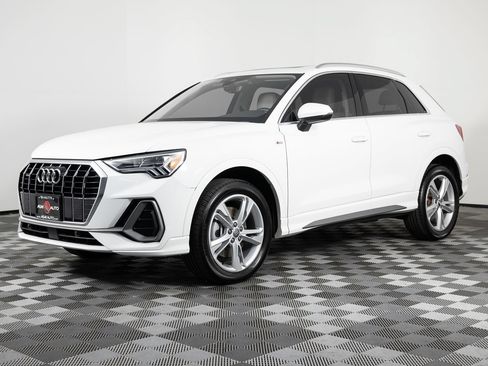 Used 2021 Audi Q3 2.0T Premium Plus w/ Premium Plus Package AWD/4WD image 1