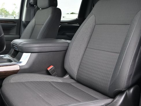 Used 2025 GMC Sierra 1500 Elevation image 17