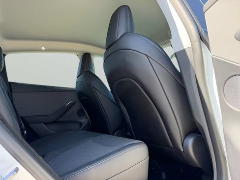Used 2026 Tesla Model Y AWD image 26