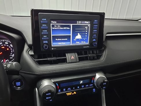 Used 2022 Toyota RAV4 XLE AWD/4WD image 24