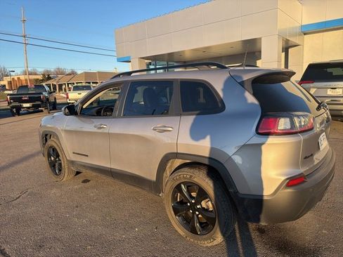 Used 2019 Jeep Cherokee Latitude Plus image 18