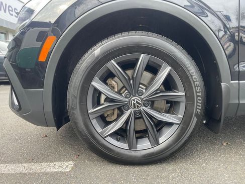 Certified 2022 Volkswagen Tiguan SE w/ Panoramic Sunroof Package image 20