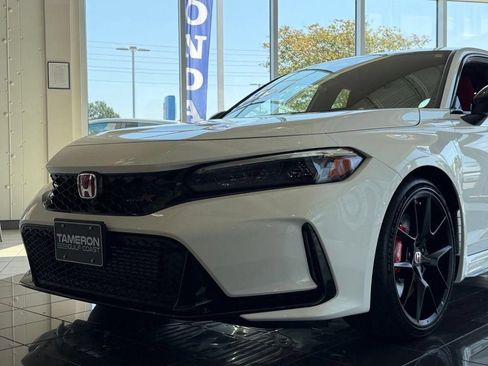 Used 2026 Honda Civic Type R image 5