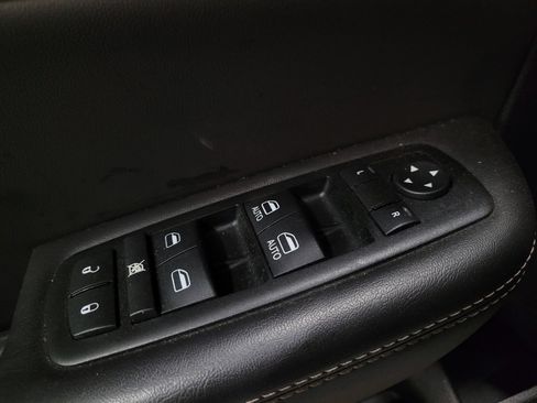 Used 2015 Chrysler 200 C w/ Navigation & Sound Group I FWD image 27