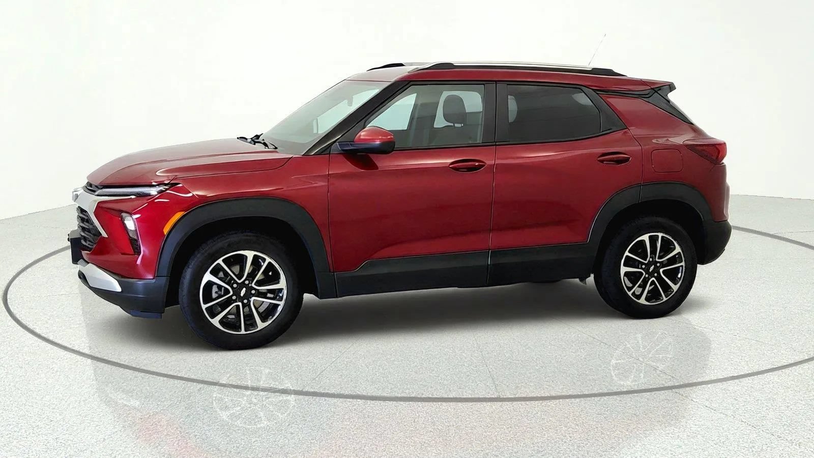 Used 2025 Chevrolet TrailBlazer LT AWD/4WD image 3