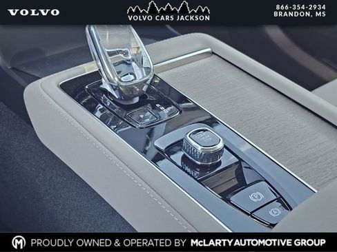 New 2026 Volvo XC90 B6 Plus w/ Protection Package Premier AWD/4WD image 23