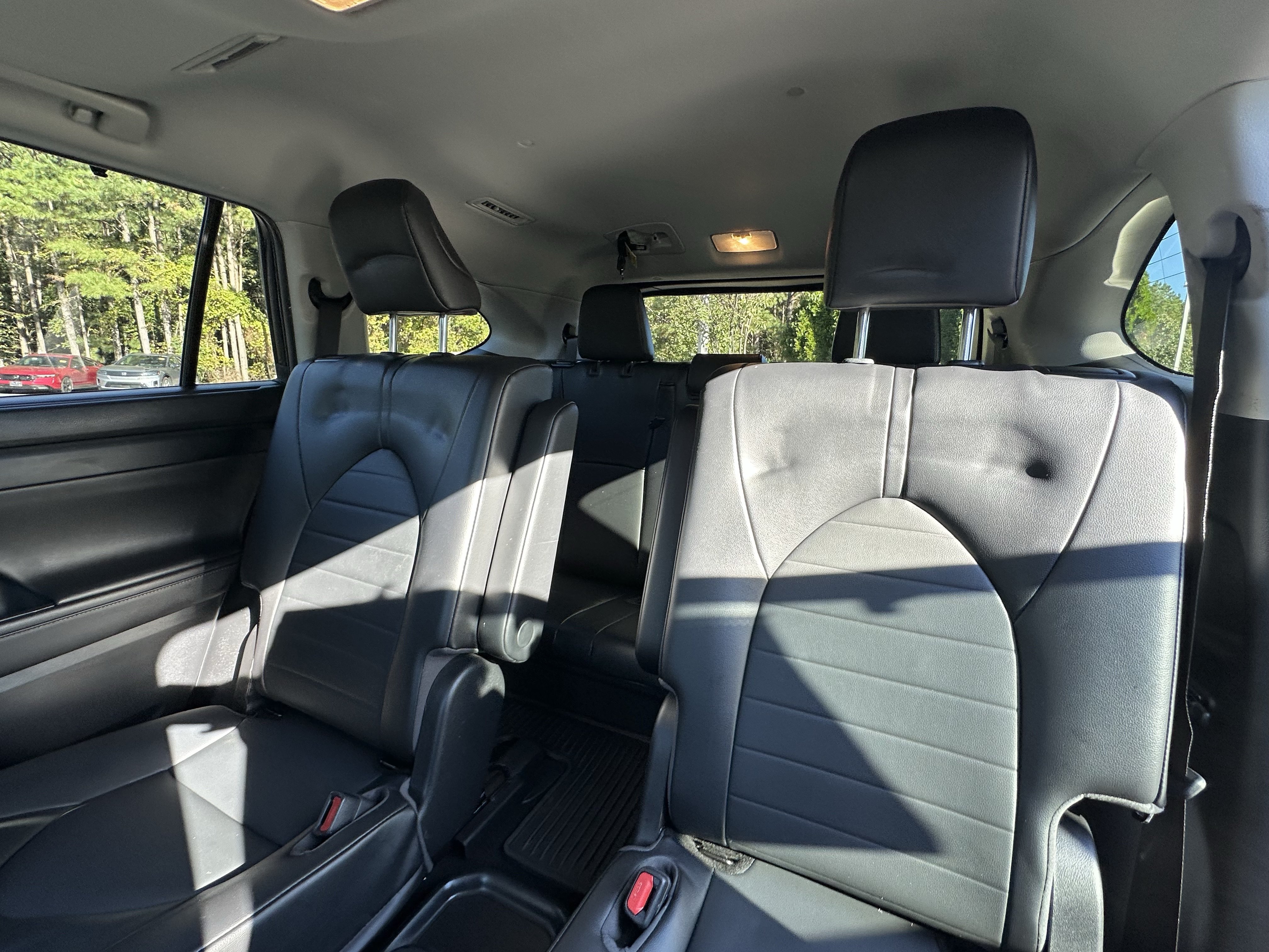 Used 2022 Toyota Highlander XLE FWD image 10