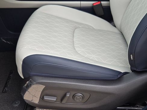 New 2026 Kia Carnival SX FWD image 17