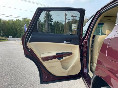 Used 2012 Honda Crosstour EX image 26