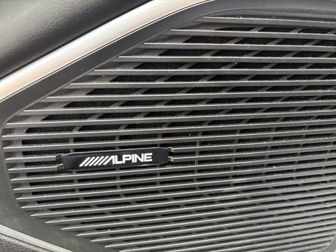 Used 2024 Jeep Wagoneer L Base image 20