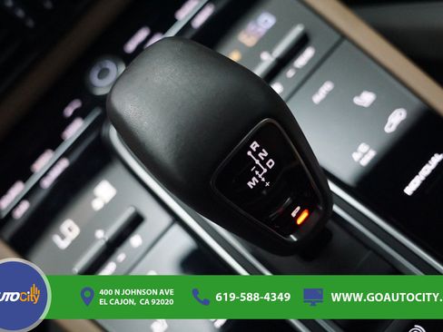 Used 2020 Porsche Cayenne AWD/4WD image 26