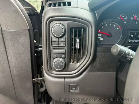 Used 2020 Chevrolet Silverado 1500 Custom w/ Custom Value Package AWD/4WD image 17