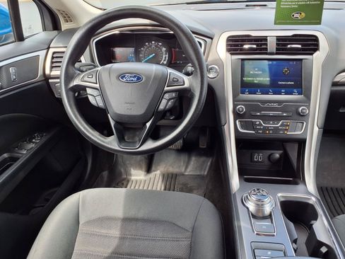 Used 2020 Ford Fusion SE FWD image 5