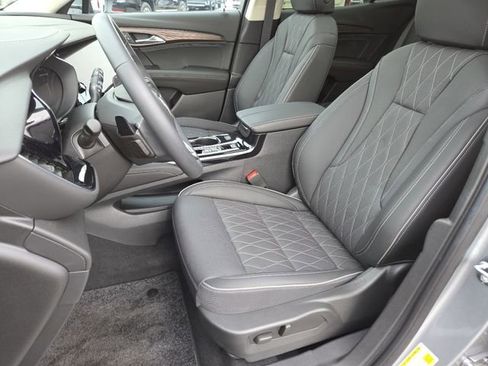 Used 2023 Buick Envision Avenir image 35