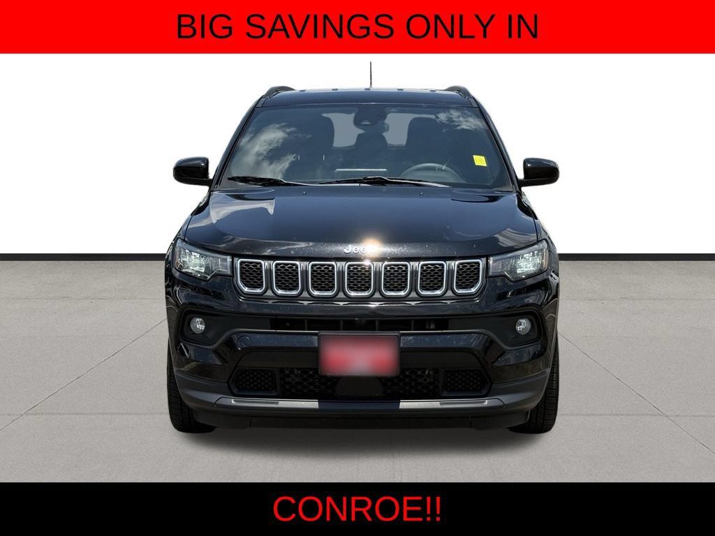Used 2023 Jeep Compass Latitude AWD/4WD image 2