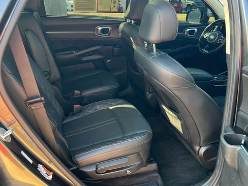 Used 2021 Kia Sorento SX image 12