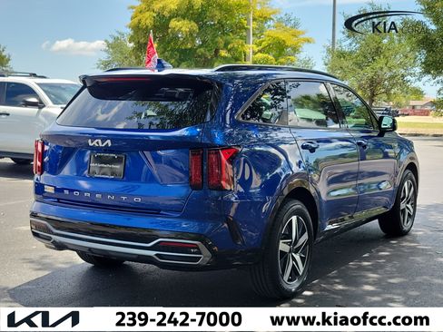 Used 2022 Kia Sorento S w/ Panoramic Sunroof Package FWD image 6
