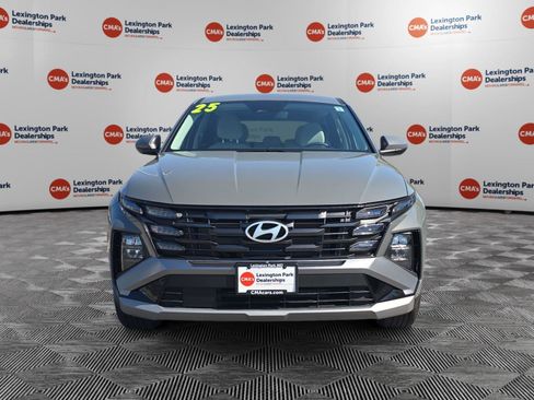 Certified 2025 Hyundai Tucson SE FWD image 2