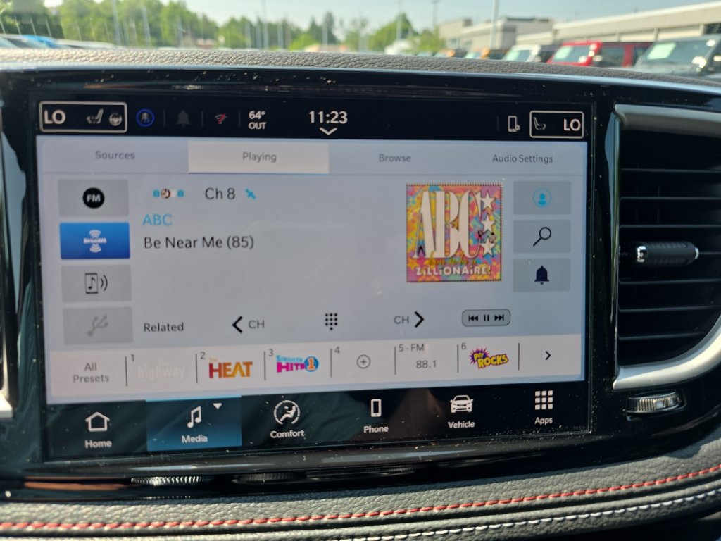 New 2027 Chrysler Pacifica Select AWD/4WD image 17