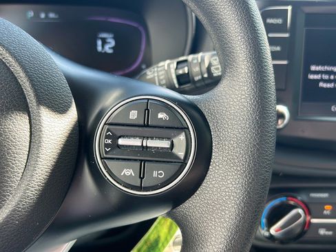 Used 2023 Kia Soul LX image 19