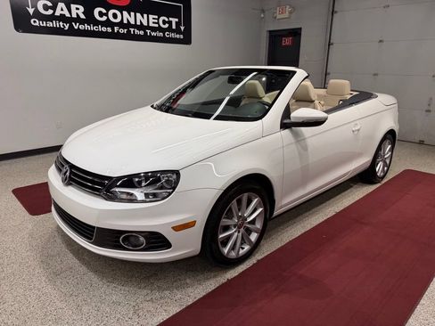 Used 2013 Volkswagen Eos Komfort FWD image 2