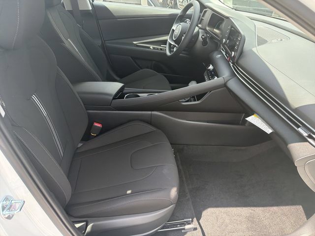 New 2026 Hyundai Elantra Hybrid FWD image 15
