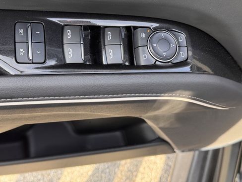 Used 2024 Cadillac Escalade Luxury image 17