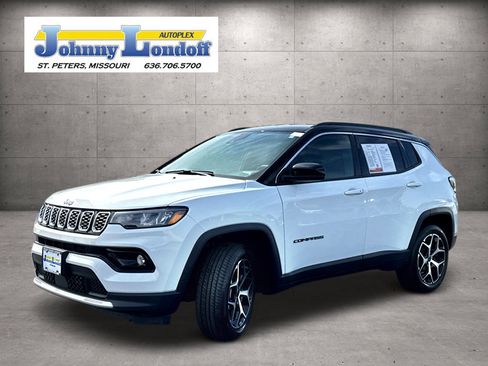 Used 2025 Jeep Compass Limited AWD/4WD image 4