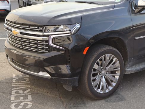 Used 2021 Chevrolet Suburban Premier w/ Premium Package image 6