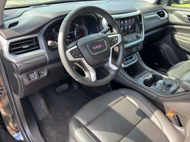Used 2023 GMC Acadia SLT w/ Preferred Package AWD/4WD image 10