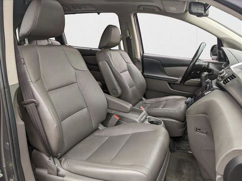 Used 2016 Honda Odyssey Touring Elite image 22