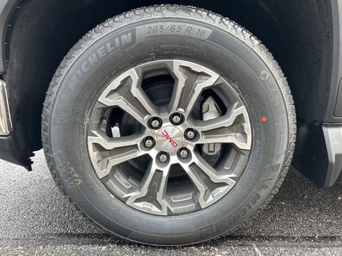 New 2026 GMC Sierra 1500 SLE w/ Preferred Package image 9