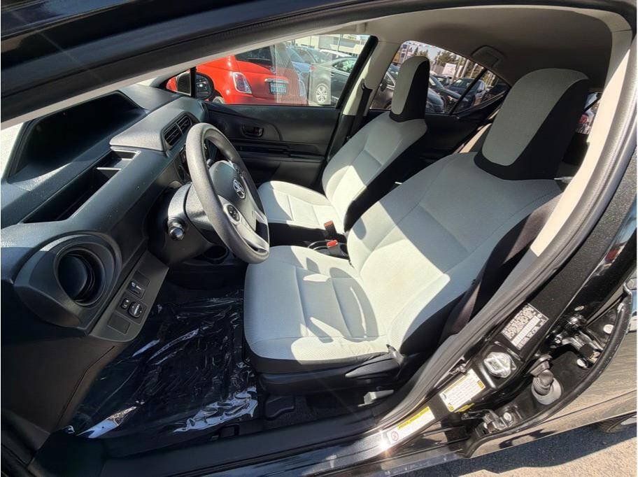 Used 2015 Toyota Prius C One FWD image 17