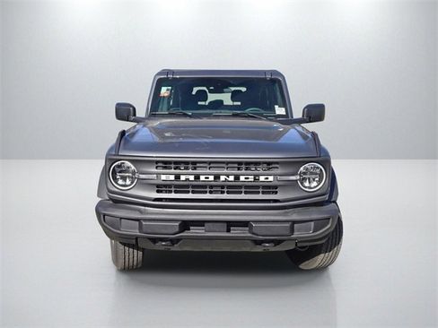 New 2025 Ford Bronco Base image 2