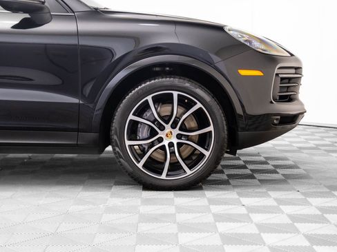 Used 2022 Porsche Cayenne Platinum Edition image 36