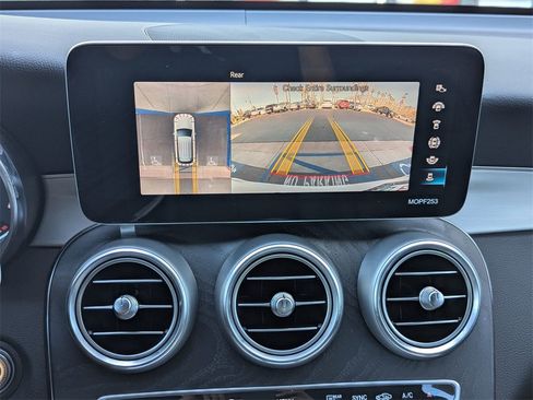 Used 2021 Mercedes-Benz GLC 300 image 27
