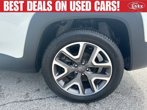 Used 2018 Jeep Renegade Latitude w/ Safety & Security Group FWD image 24